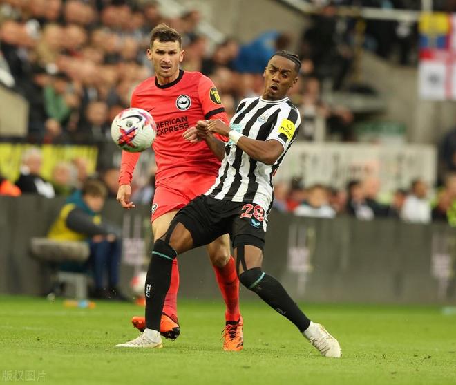 包含风云突变！斯图加特今晚调整名单，欧冠版图或变，引发热议，赛程密集仍需轮换的词条